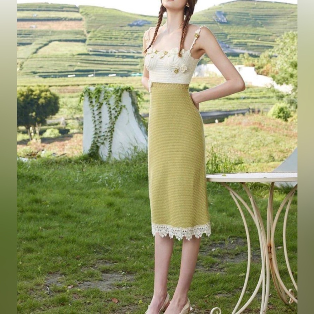 NWOT Lacemade Camilla Knit Dress with Crochet Flowers - L